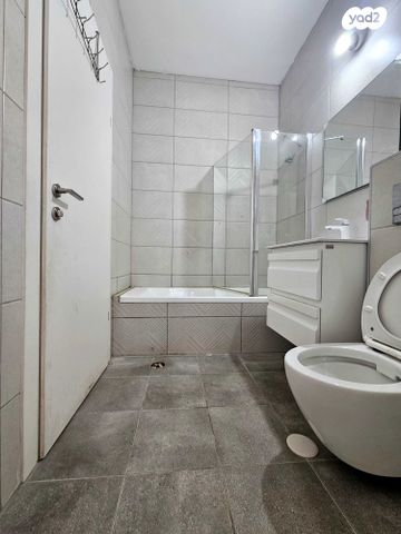 דירה, יהושוע אזולאי, נווה שרון / שער העיר, נתיבות