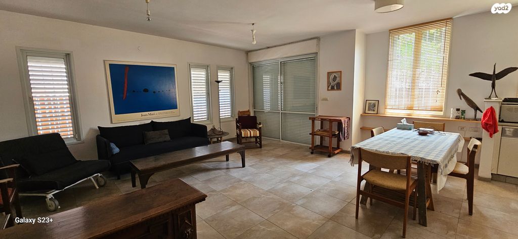 דירת גן, רביבים, תל אביב יפו