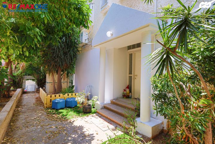 דירת גן, שפרינצק 3, שיכוני מזרחי, כפר סבא