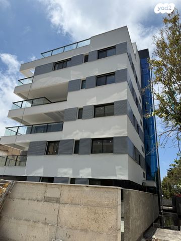 כיכר היינריך היינה 