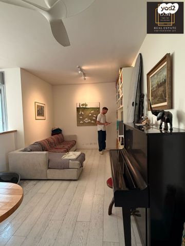 דופלקס, מאיר יערי, כוכב הצפון, תל אביב יפו