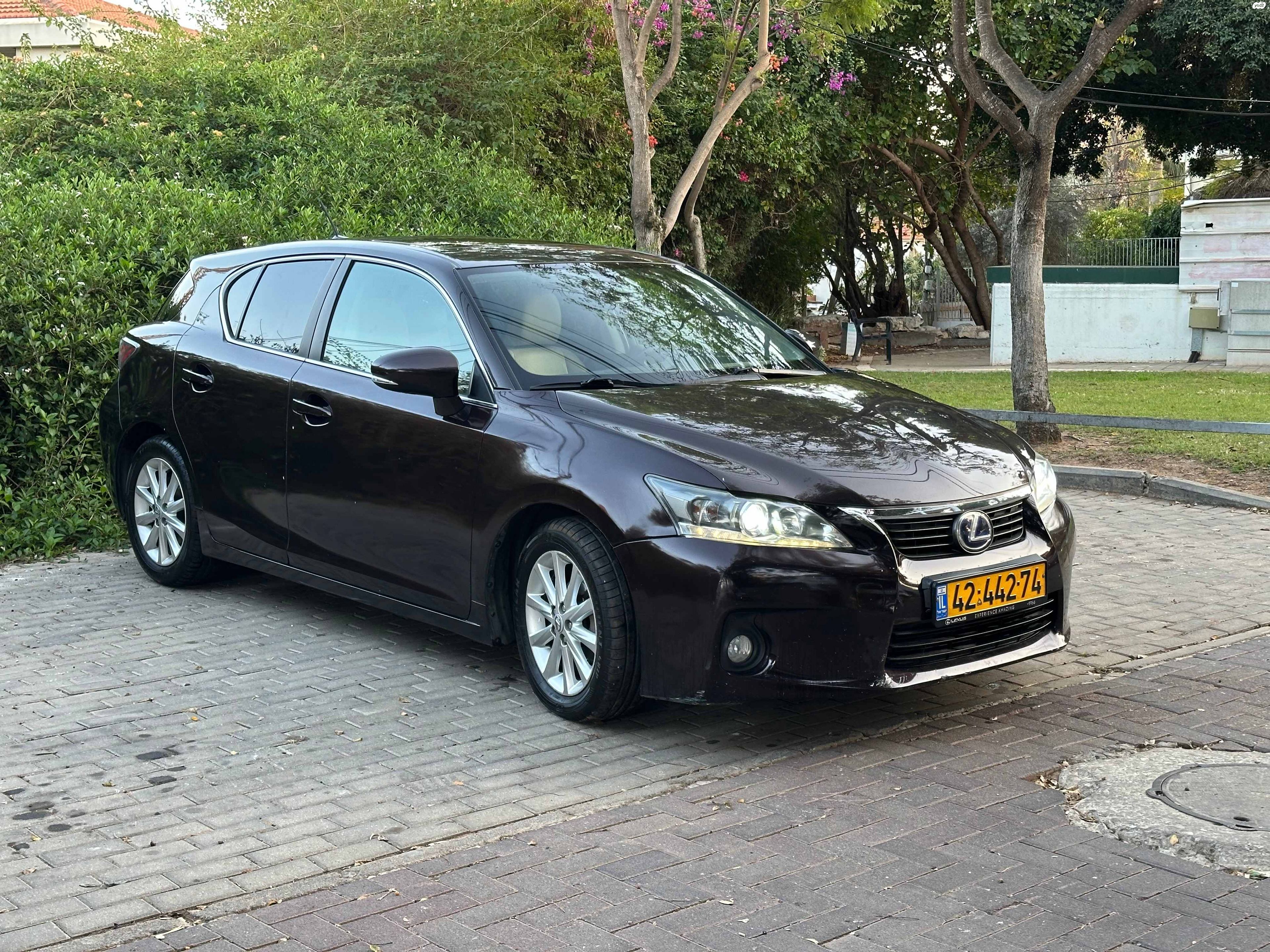 מודעת רכב לקסוס CT