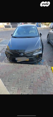 קורולה Limited היברידי אוט׳ סדאן 1.8 (98 כ״ס)