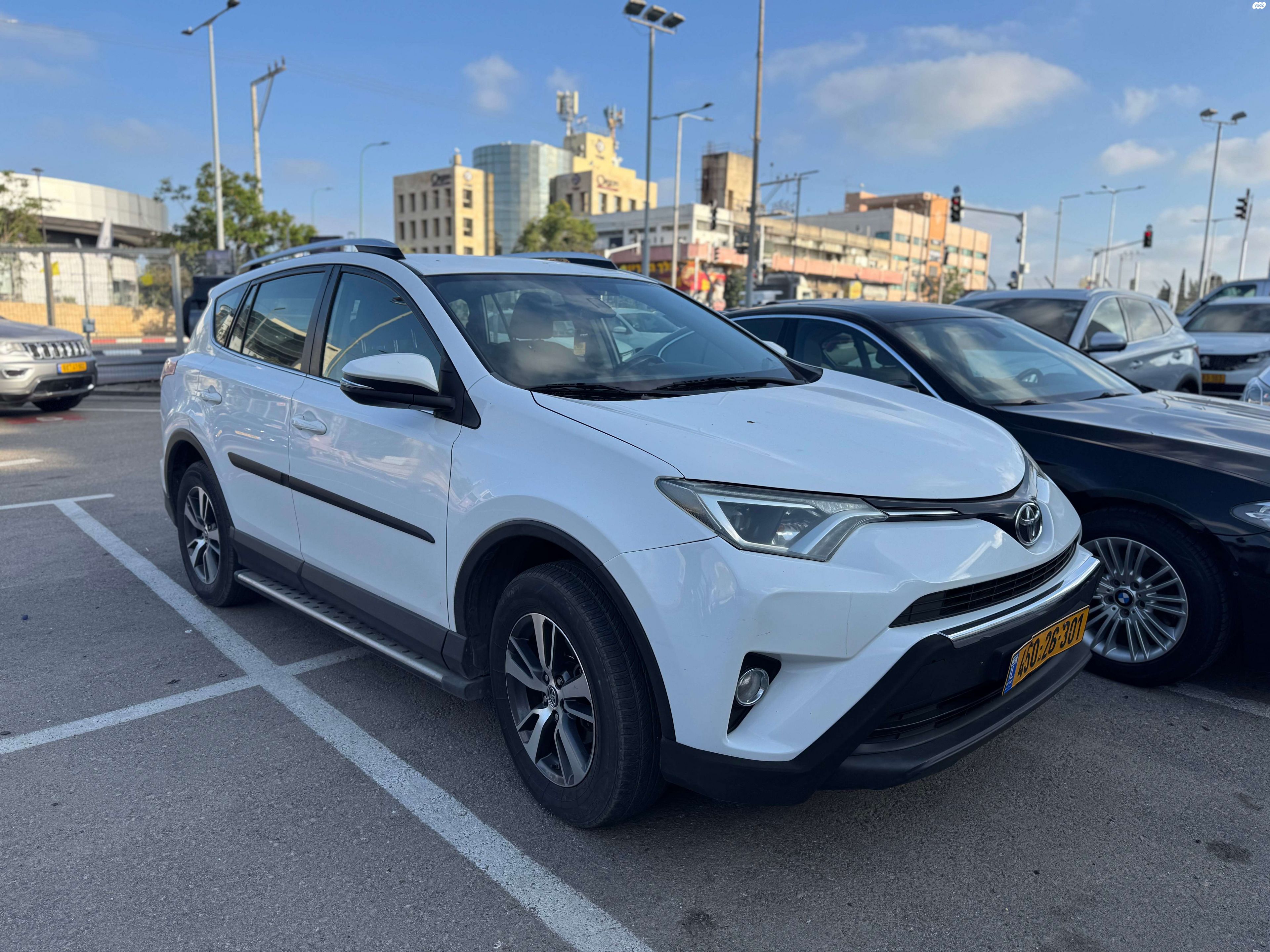 מודעת רכב טויוטה RAV4