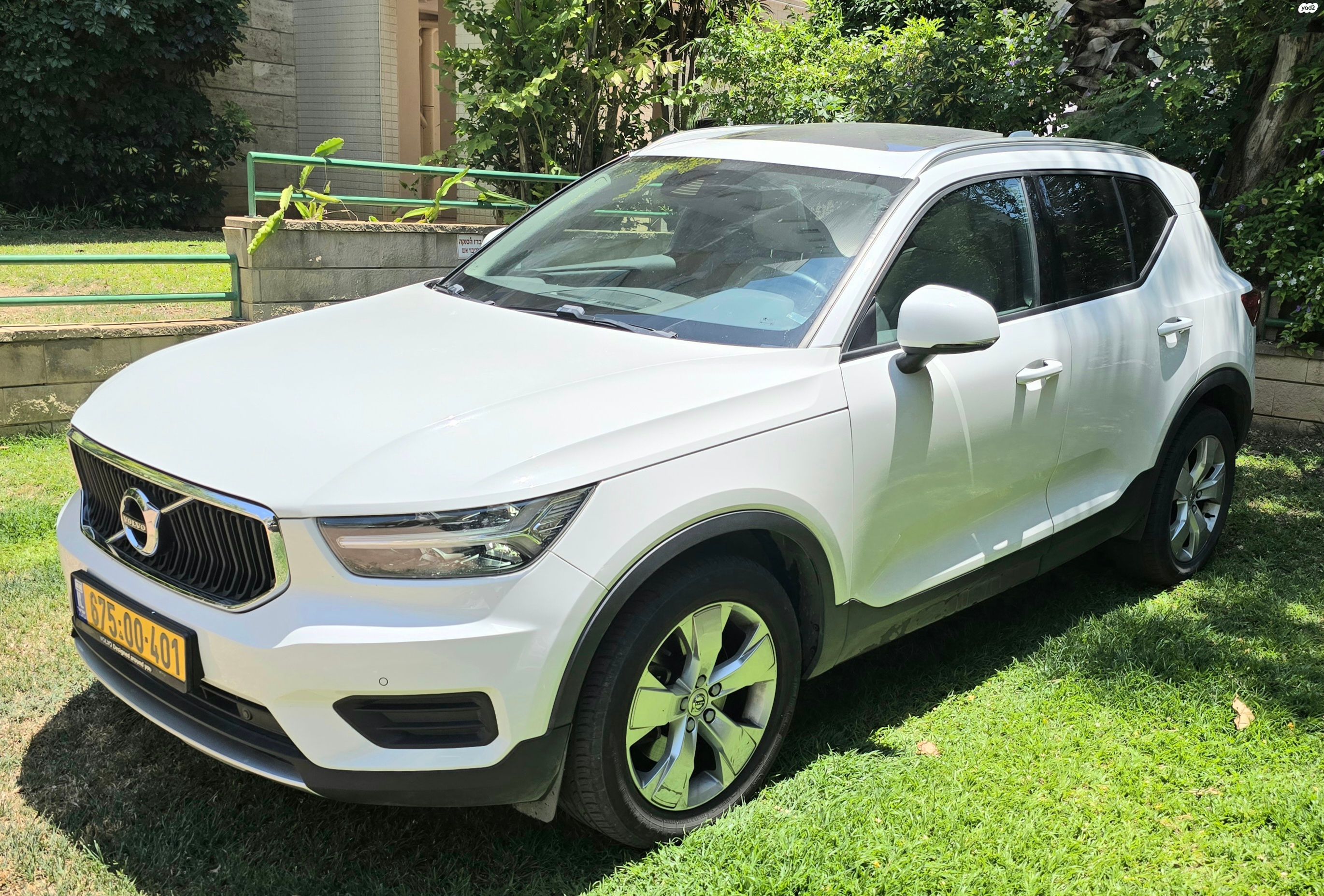 מודעת רכב וולוו XC40