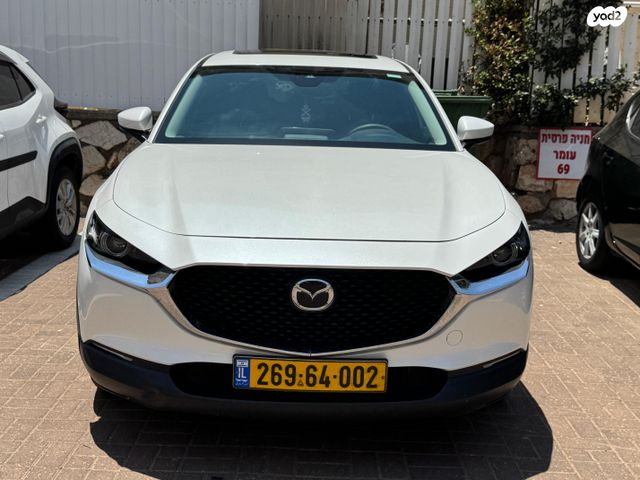 מודעת רכב מאזדה CX-30