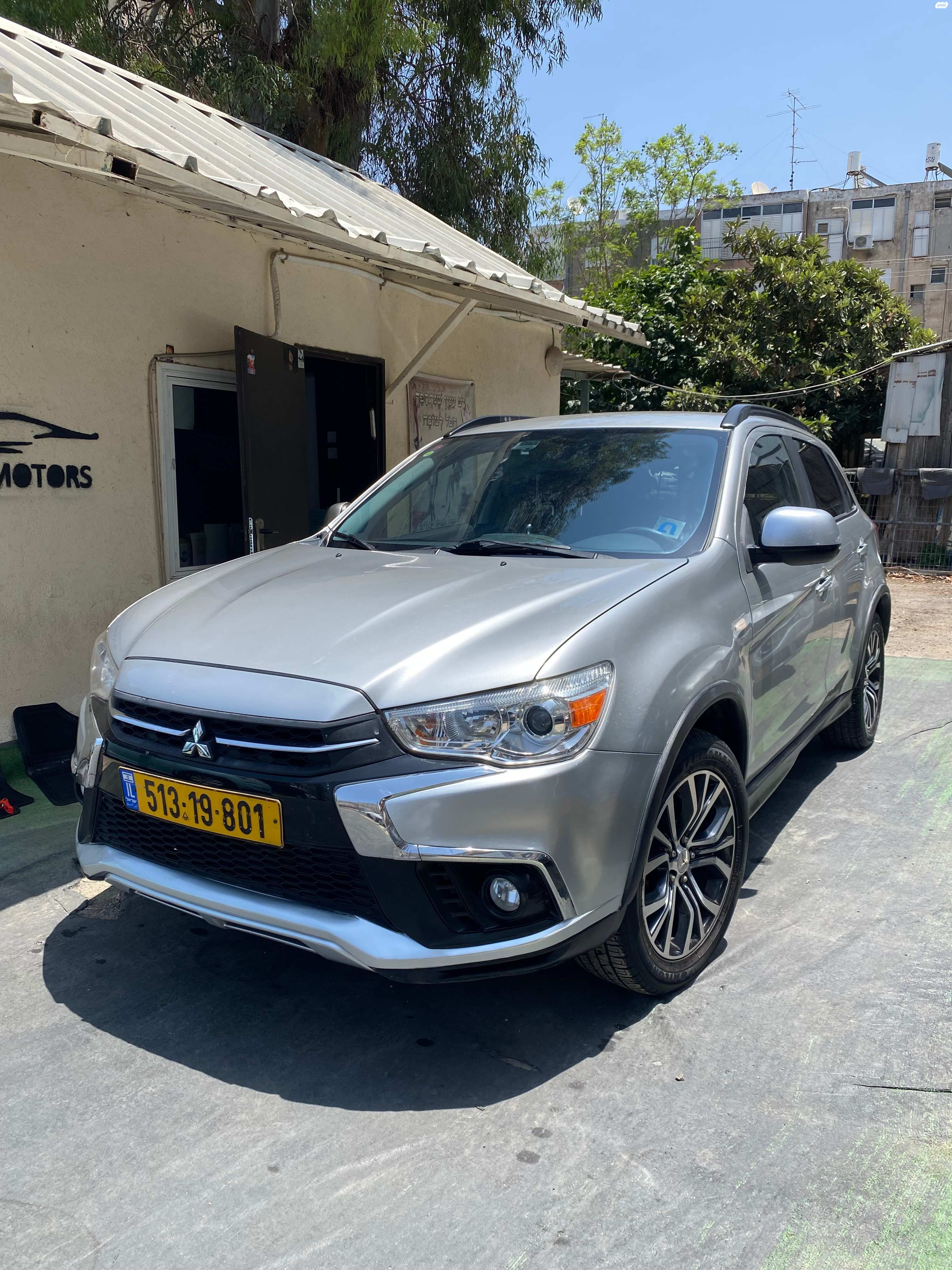 מודעת רכב מיצובישי ASX