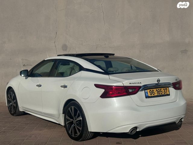 ניסאן מקסימה