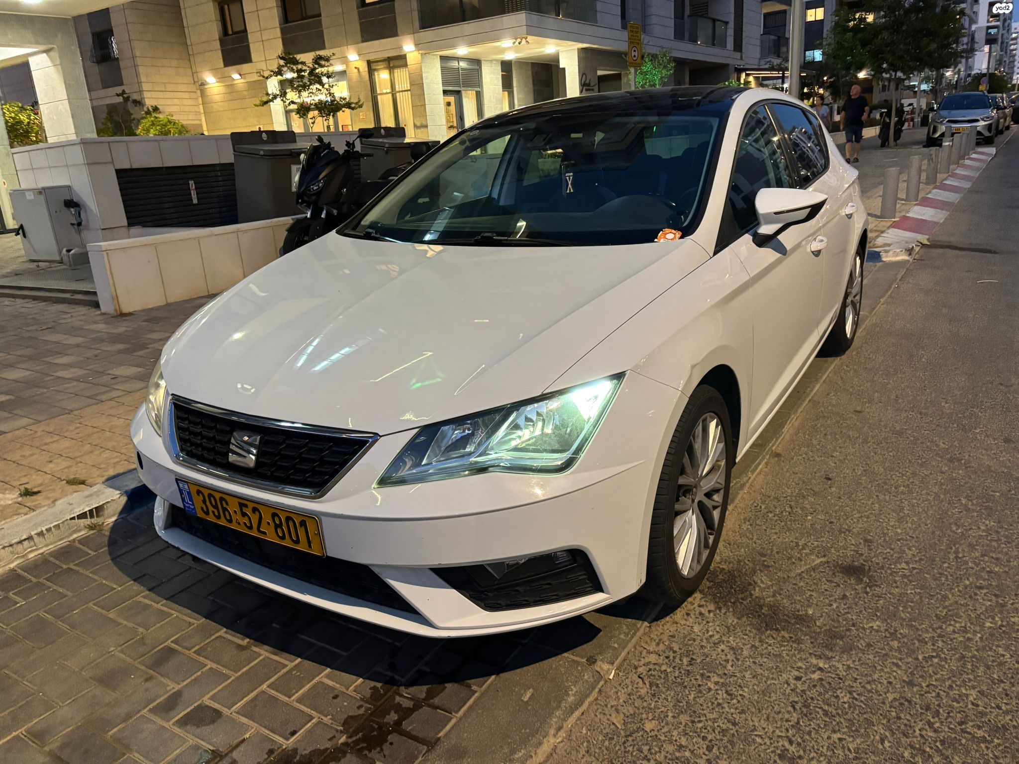 מודעת רכב סיאט לאון