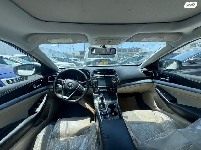 ניסאן מקסימה