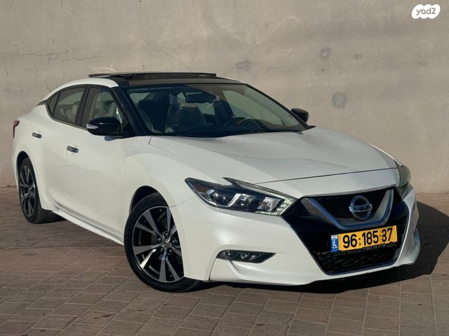 ניסאן מקסימה