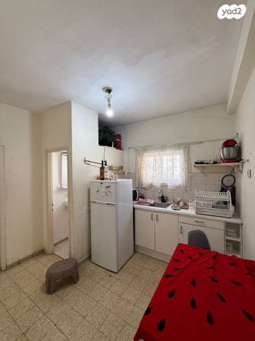 דירת גן, נגבה 11, עמידר, בת ים