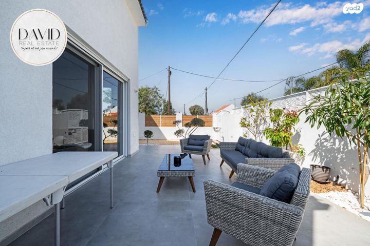 דו משפחתי, מורדי הגטאות 8, בית אליעזר, חדרה