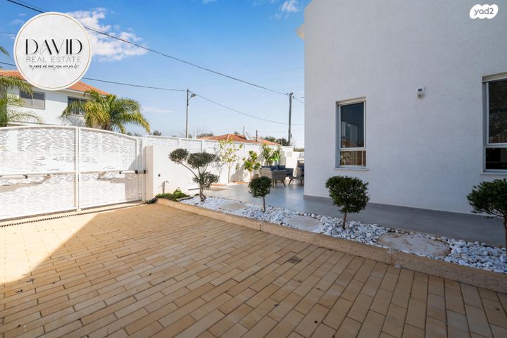 דו משפחתי, מורדי הגטאות 8, בית אליעזר, חדרה