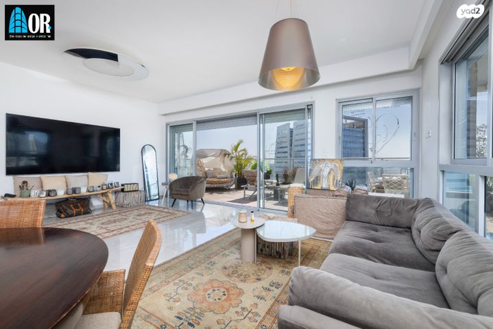 גג/ פנטהאוז, יובלים, האירוס, ראשון לציון