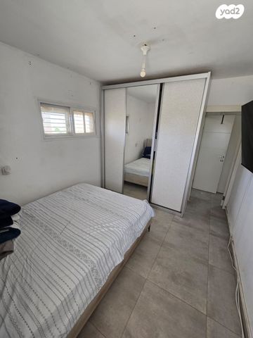 דירה, משה דיין, חכמי ישראל, דימונה