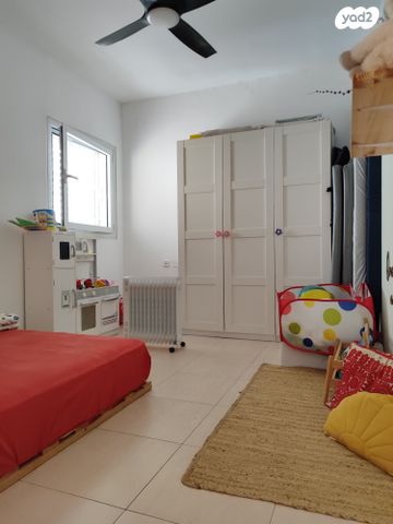 דופלקס, צוותא ב, אלפי מנשה