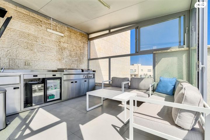 גג/ פנטהאוז, הרב ישעיהו דולגין, חומת שמואל, הר חומה, ירושלים