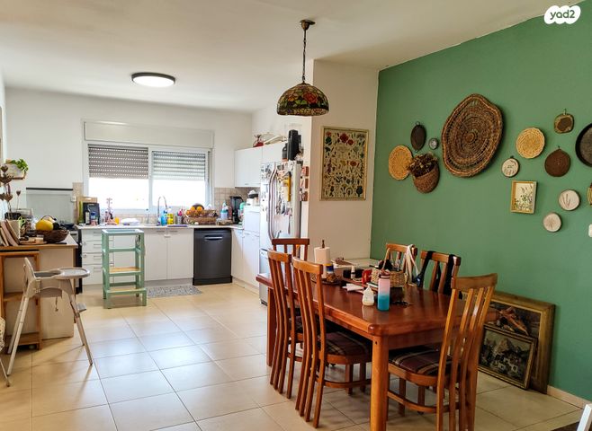 דופלקס, צוותא ב, אלפי מנשה