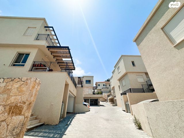 דו משפחתי, המגינים 5, מושבה מרכז, זכרון יעקב