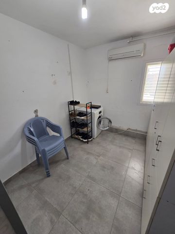 דירה, משה דיין, חכמי ישראל, דימונה