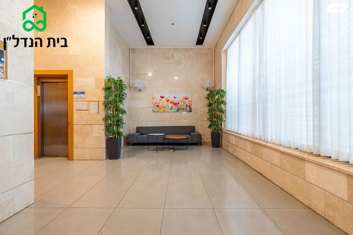 דירה, הרברט סמואל 50, מרכז העיר, חדרה