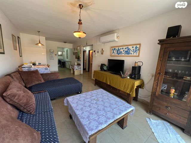 דירת גן, הנהרונית 28, בית אליעזר, חדרה