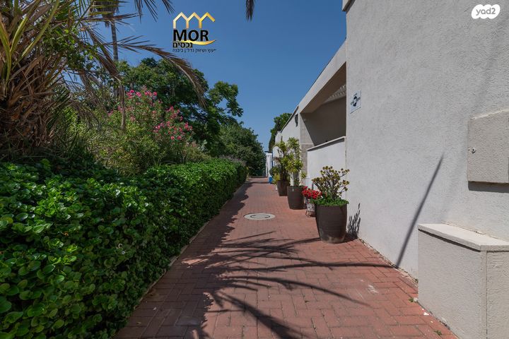 בית פרטי/ קוטג', משעול האפרסק, יבנה