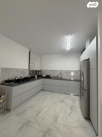 דירה, יעקב אבינו, אחיסמך, לוד