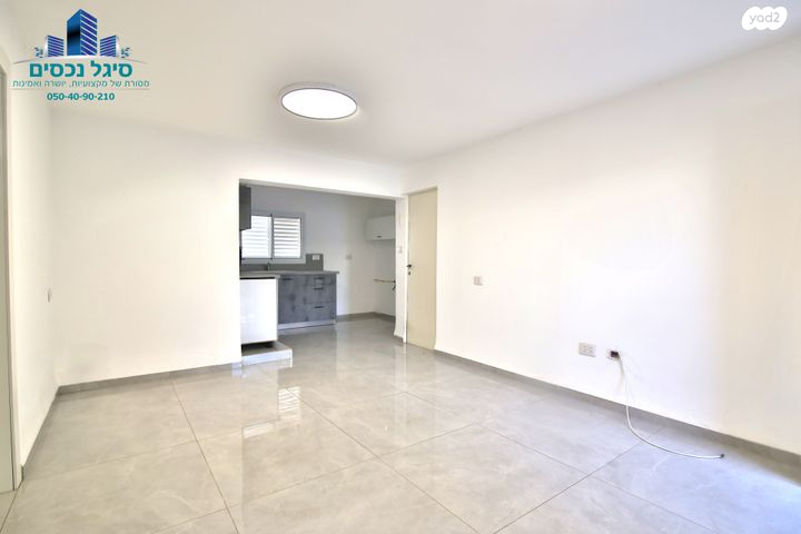 דו משפחתי, קרית אתא