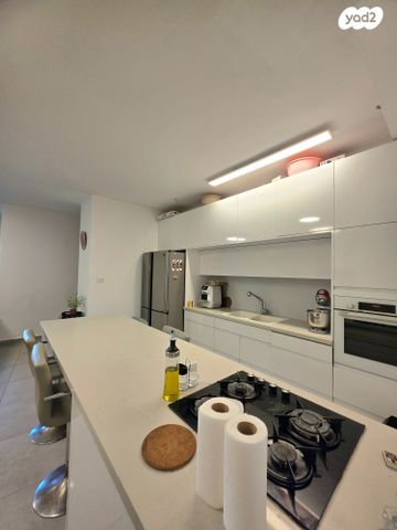 דירה, הרשת 17, לב העיר, בת ים