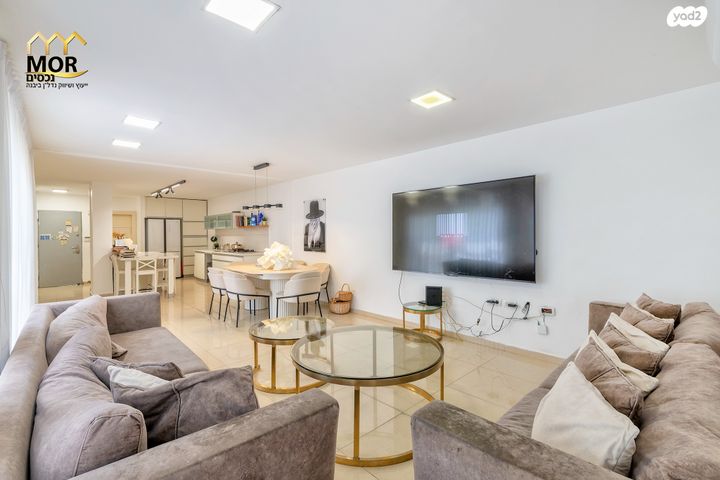 בית פרטי/ קוטג', משעול האפרסק, יבנה