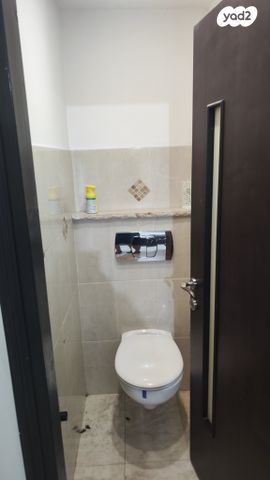 דירת גן, שדרות העצמאות, בית וקאנטרי, גיורא יוספטל, גבעת שמואל