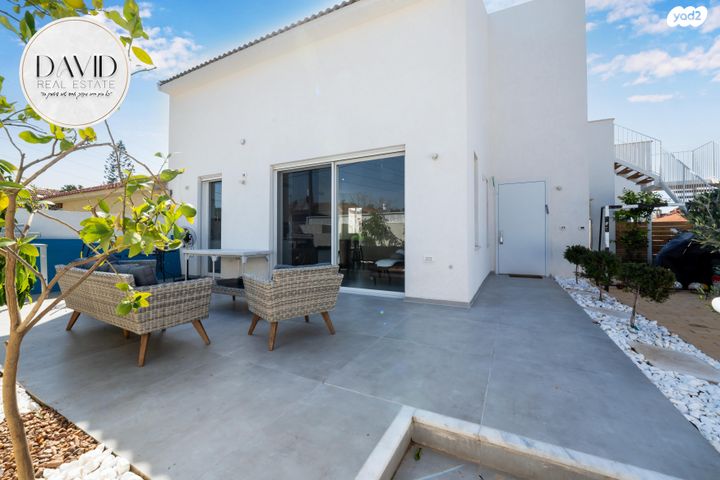 דו משפחתי, מורדי הגטאות 8, בית אליעזר, חדרה