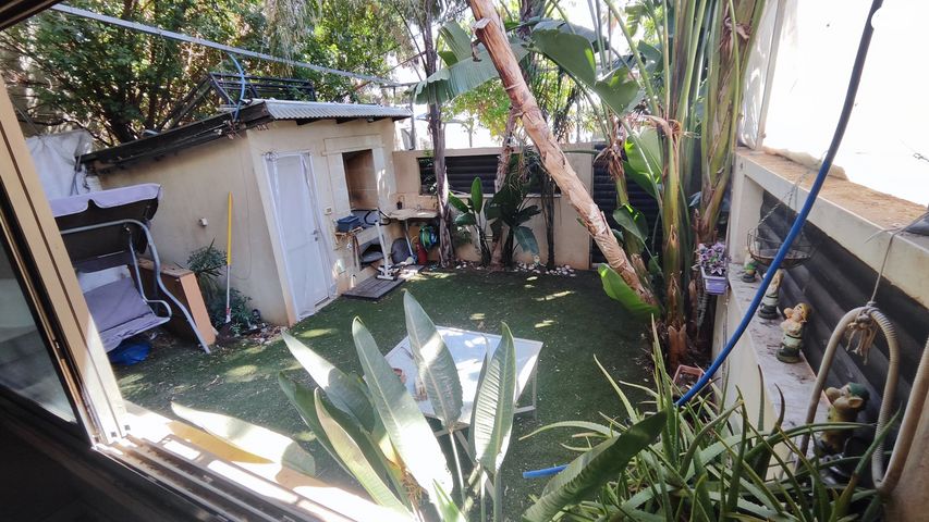 דירת גן, שדרות העצמאות, בית וקאנטרי, גיורא יוספטל, גבעת שמואל