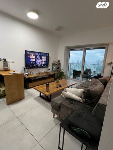 דרך מנחם בגין 144