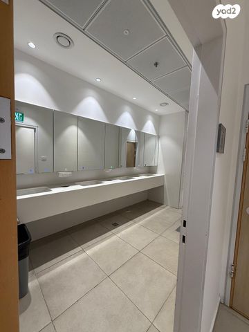 משרדים, נחום חת, שאר העיר, חיפה