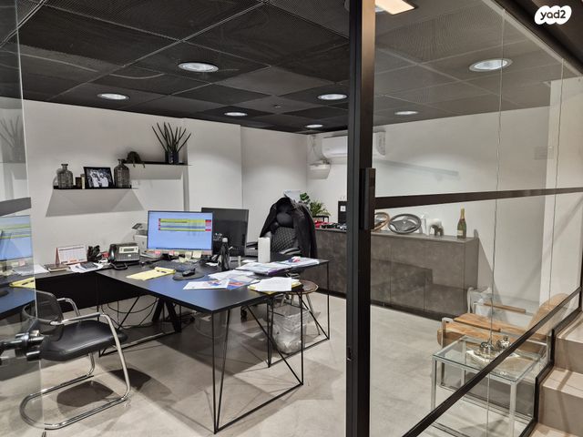 משרדים, הוד השרון