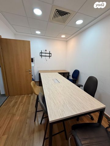 משרדים, נחום חת, שאר העיר, חיפה