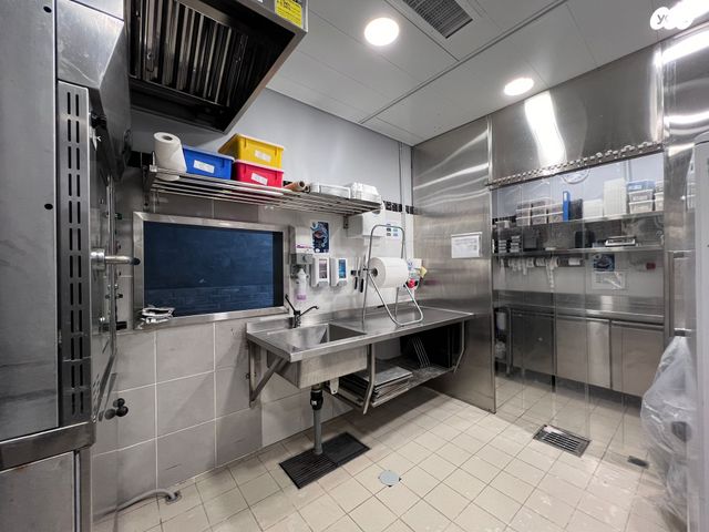 מבני תעשיה, אהרון ברט, פארקטק פתח תקווה / אזור תעשייה קרית אריה, פתח תקווה