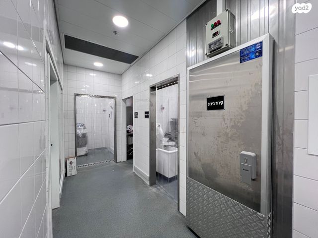 מבני תעשיה, אהרון ברט, פארקטק פתח תקווה / אזור תעשייה קרית אריה, פתח תקווה