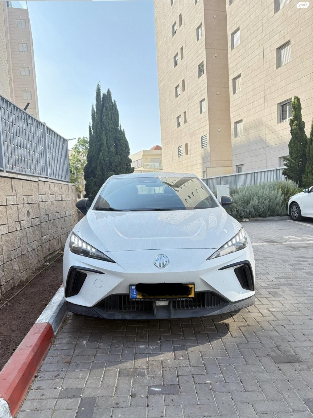 מודעת רכב אם ג'י MG4