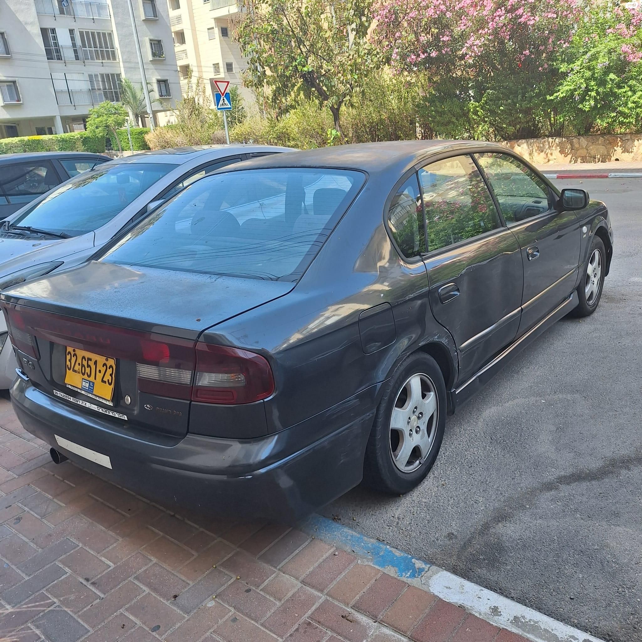 מודעת רכב סובארו B4/לגאסי
