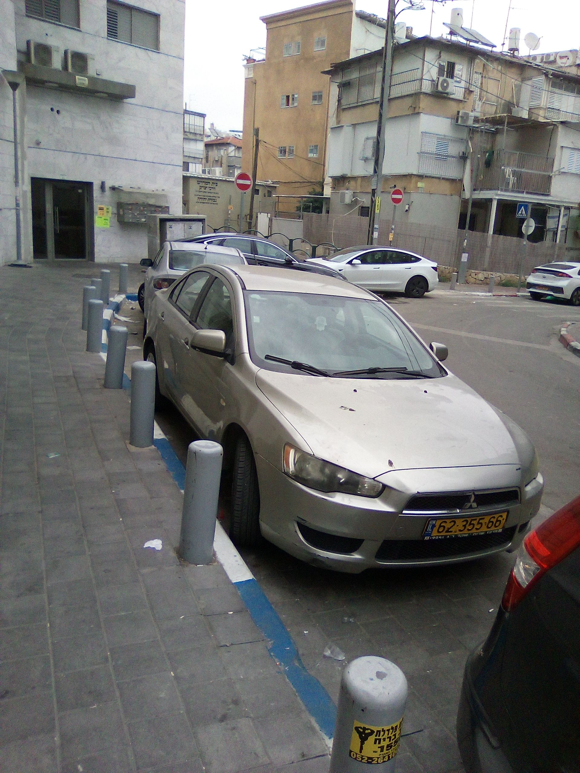 מודעת רכב מיצובישי לנסר