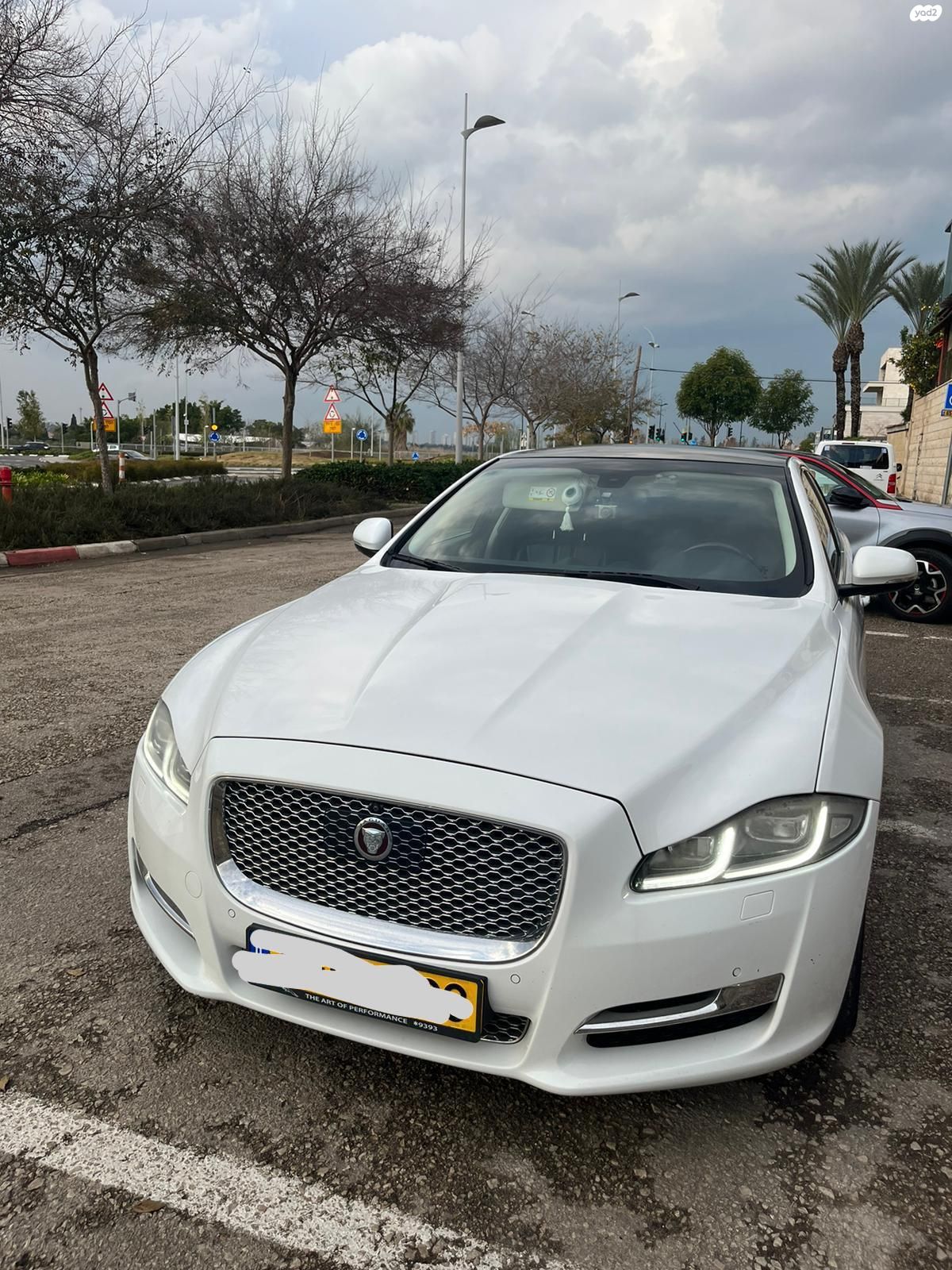 מודעת רכב יגואר XJ