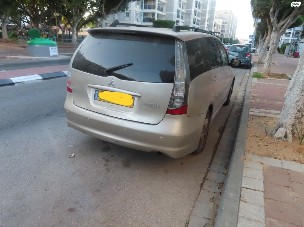 מודעת רכב מיצובישי גרנדיס