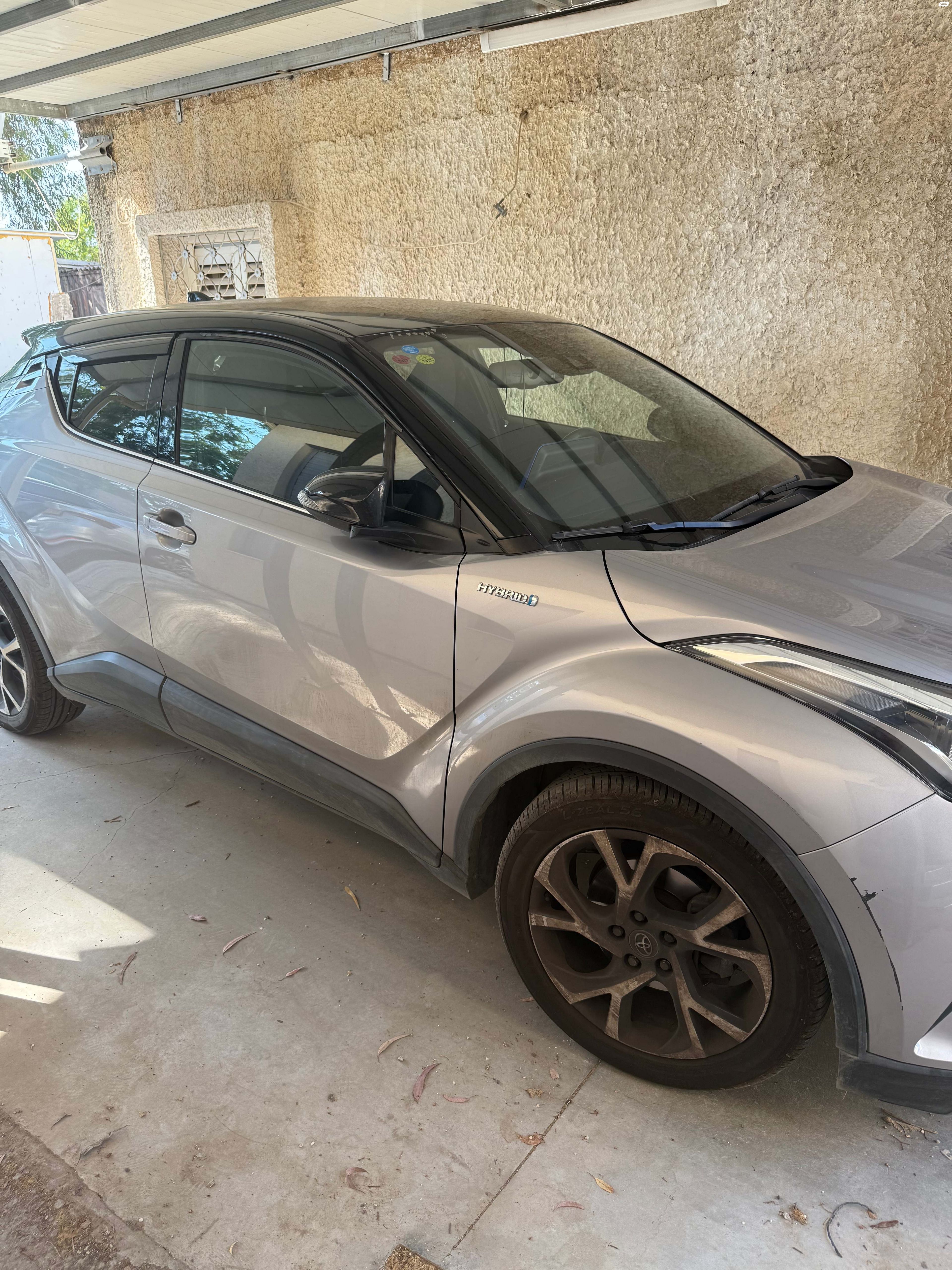 מודעת רכב טויוטה C-HR
