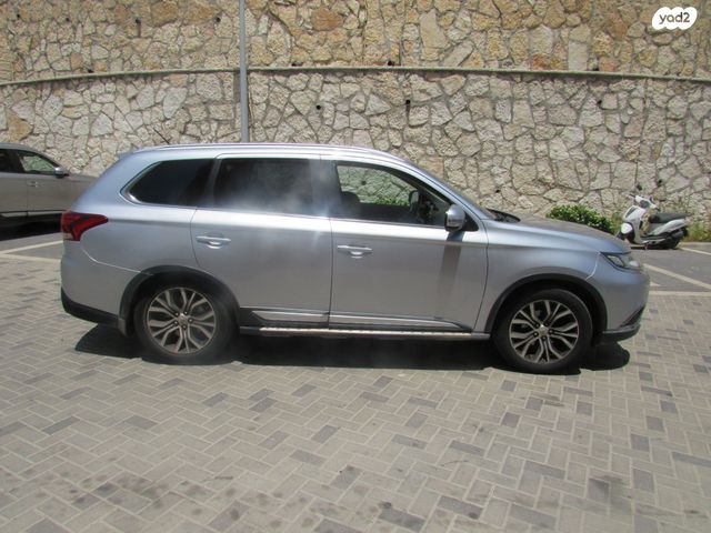 מיצובישי אאוטלנדר