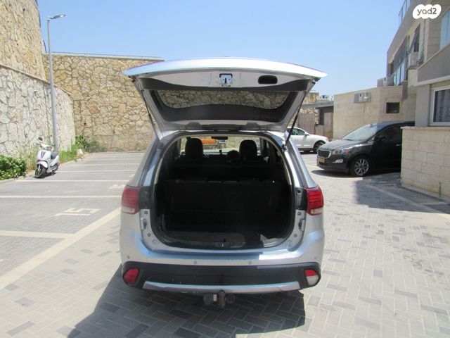 מיצובישי אאוטלנדר