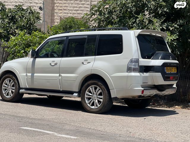 מיצובישי פג'רו